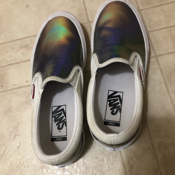 Size 6 in Mens slip on Vans - Picture 2 of 5